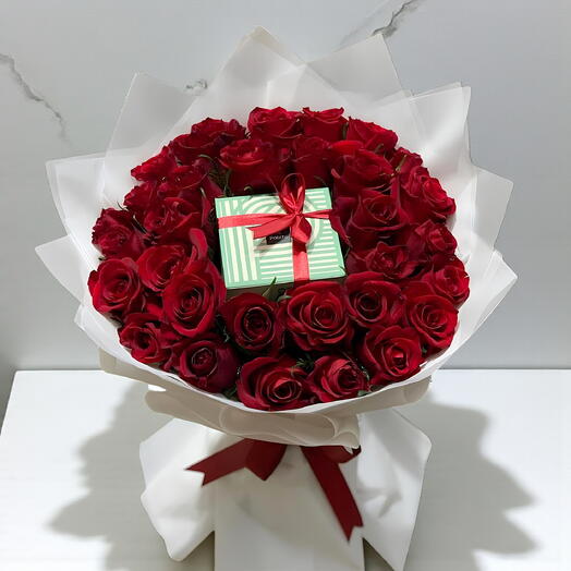 ️🍫 Непревзойдённый сюрприз! 31 красная роза + шоколад = самый романтичный жест! Романтические подарки Роскошные цветы