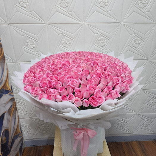 301 Pink Roses bouquet