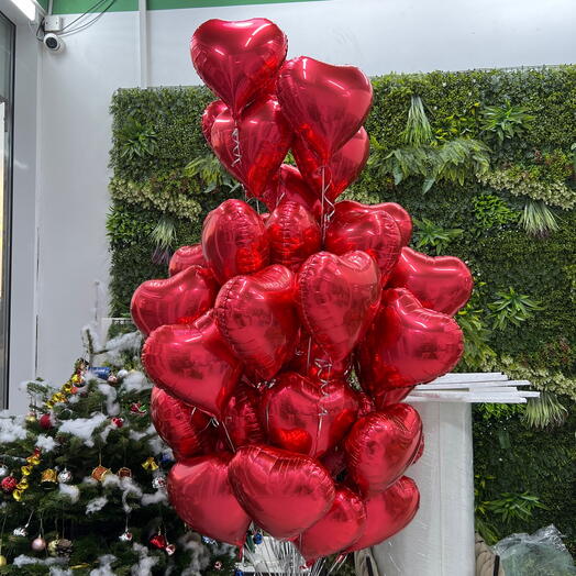 35 красных шаров в форме сердца с гелием