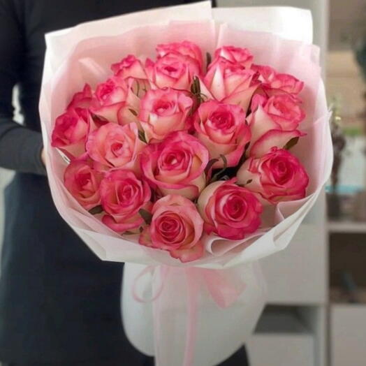 Premium 16 Pink Roses Luxurious Bouquet
