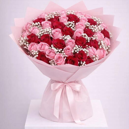 Вместе _ значок и букет красных роз для годовщины или Дня святого Валентина