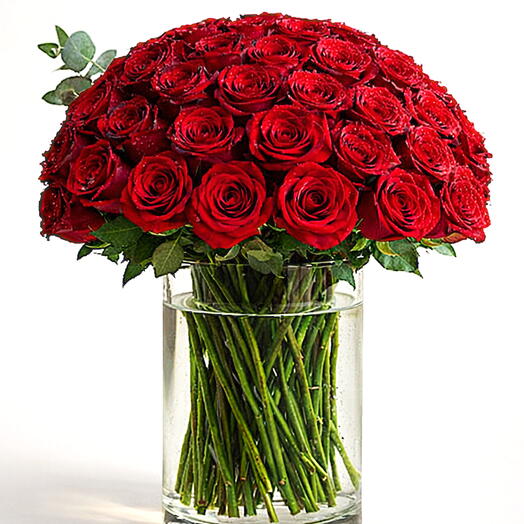 Luxury Red Roses in Glass Vase