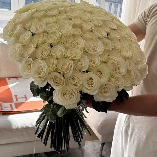 Букет белых роз Flourish 101 - без упаковки.