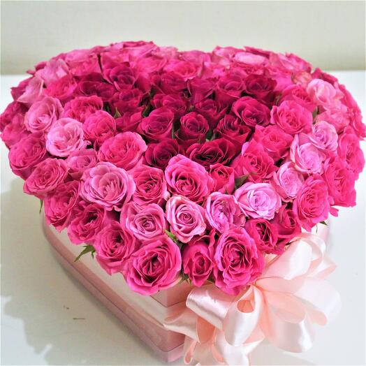 Mix Spray Rose Heart Box