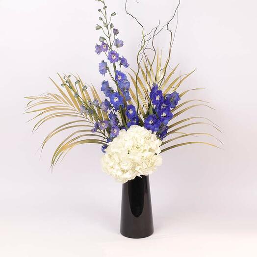 Небесный цветок в вазе