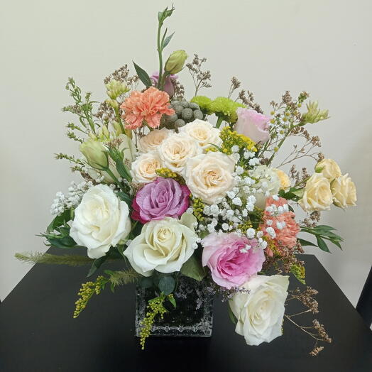 Square vase arrangement