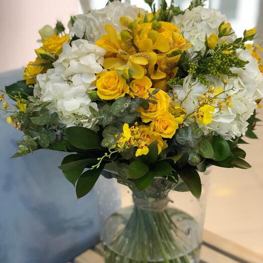 ГИДРАНГИЯ БАББИ РОЗЫ В ВАЗЕ