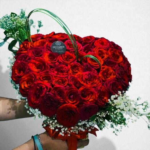 Redish Heart – Luxury Heart-Shaped Red Roses Bouquet