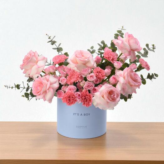 Коробка розовых лепестков для мальчика