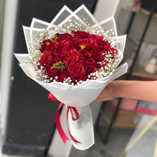 Premium and Luxurious 20 Red Roses Bouquet