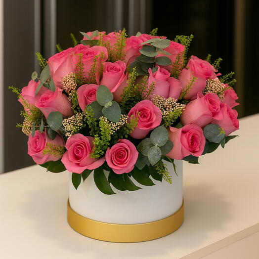 Mothers day Pink blooming Flowers in a box