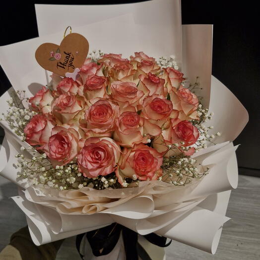 Розовые  розы