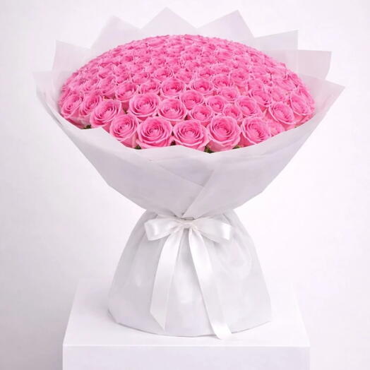 99 розовых роз в белом премиальный букет для годовщины или валентина