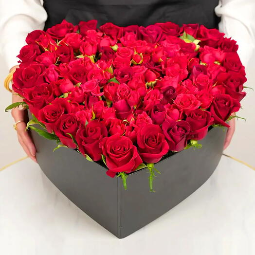 Caja premium de rosas románticas en forma de corazón