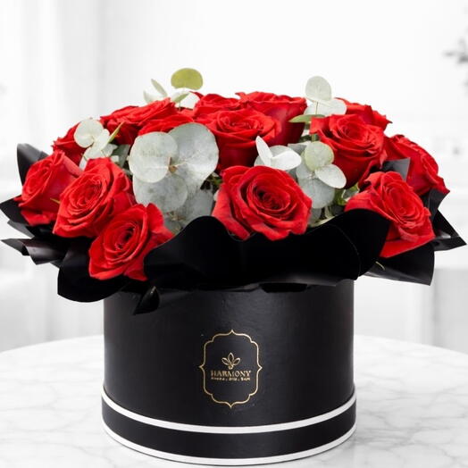 Black edition red rose box