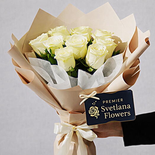 Forever Pure – букет из 9 белых роз