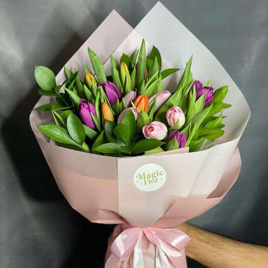 21 mixed tulips bouquet