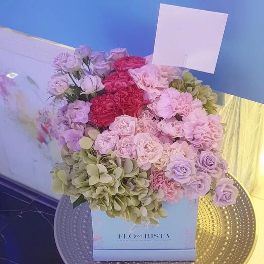 Цветы в коробке