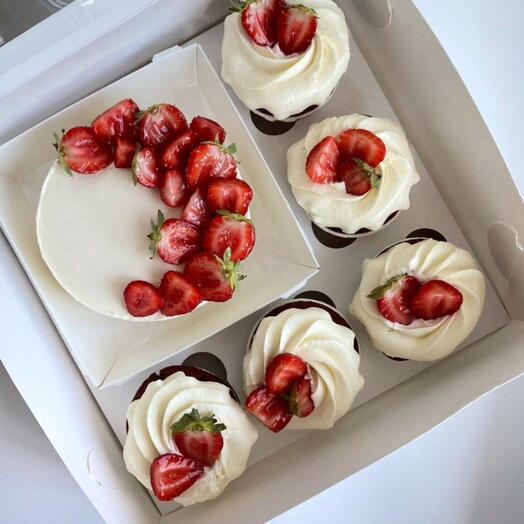 Мини-торт с 5 капкейками