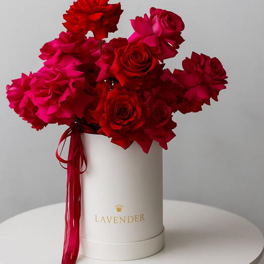Red   Dark Pink Bloom Box – Open Petal Rose Arrangement