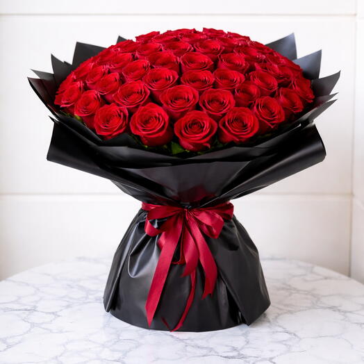Роскошный букет из 41 красной розы