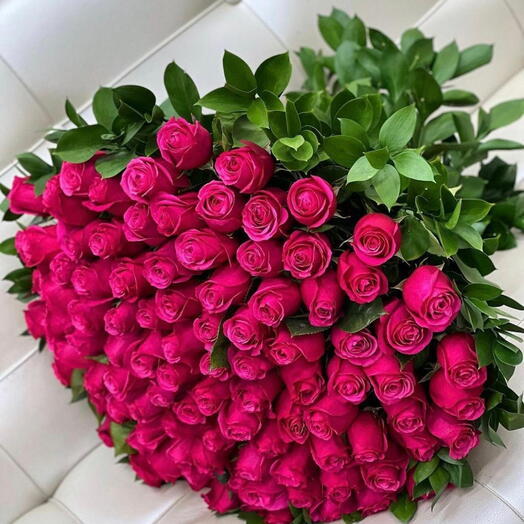 101 Deep pink Rose Hand Tide Bouquet