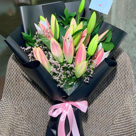 Beautiful pink lily bouquet
