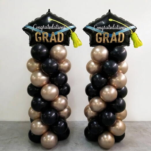 2 columnas de globos de graduación en Abu Dabi – Columnas de globos de felicitación con adorno para birrete – Servicio de recogida y entrega disponible