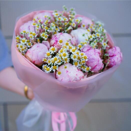 Sarah bernhardt peony bouquet