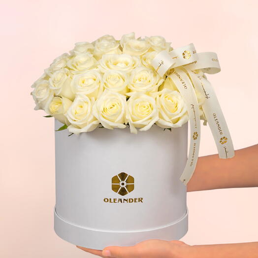 Коробка белых роз Кутюр