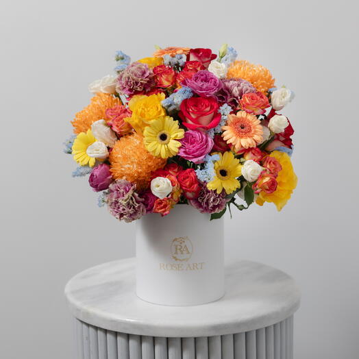 Яркая цветочная коробка