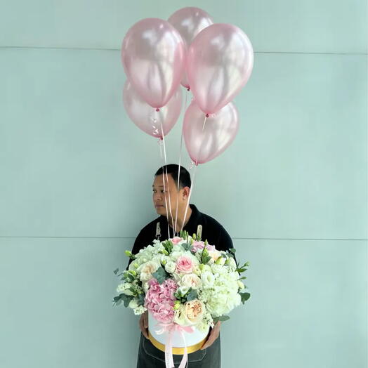 Birthday Surprise | Pink Balloon Gift Box | Mix Hydrangeas and Garden Roses