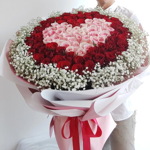 Роскошный юбилейный букет из 99 премиальных роз