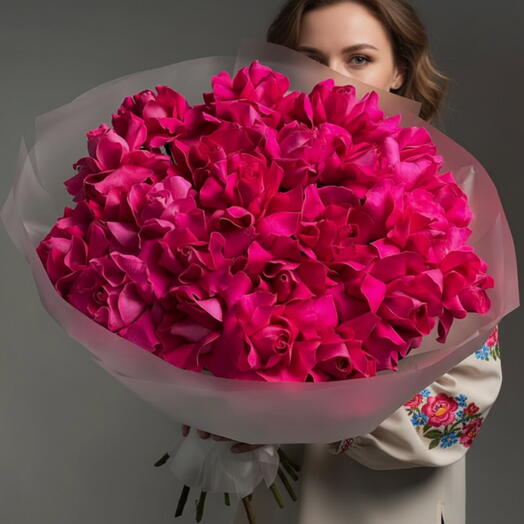 Премиум букет тёмно-розовых раскрытых роз