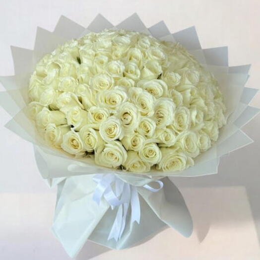 White Charming 101 роскошный букет из 101 белой розы для особенного человека