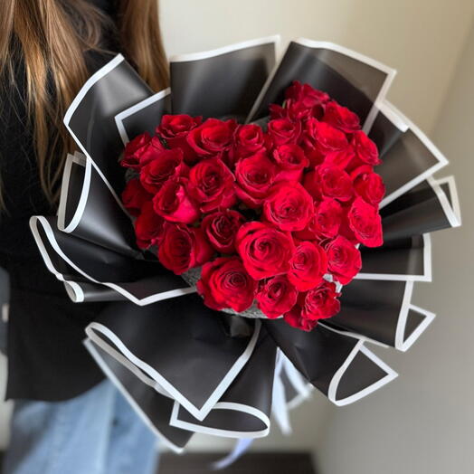 Я люблю тебя навсегда _ Букет‑сердце из красных роз для годовщины или Дня святого Валентина