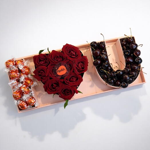 Boîte I Love U de roses rouges, cerises et chocolat Lindt