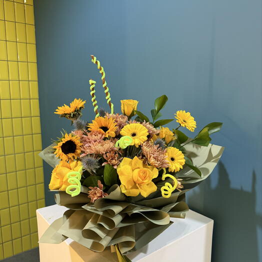 Sunshine smile - feel better bouquet yellow flowers