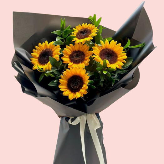 باقة من 5 عباد الشمس