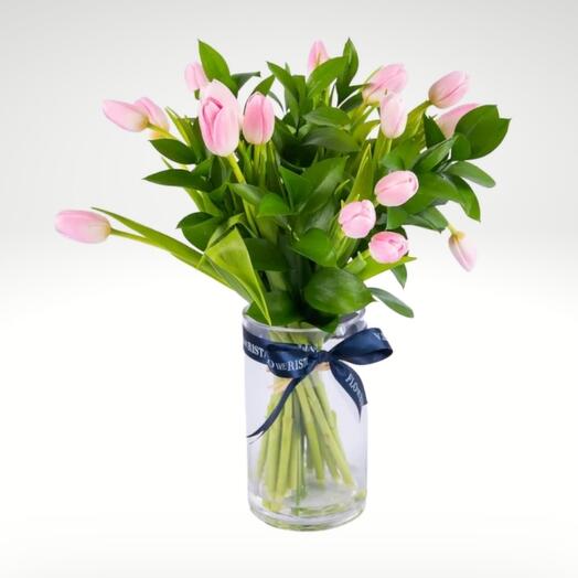 Розовые тюльпаны