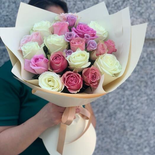 Ramo mixto de rosas Iniciado