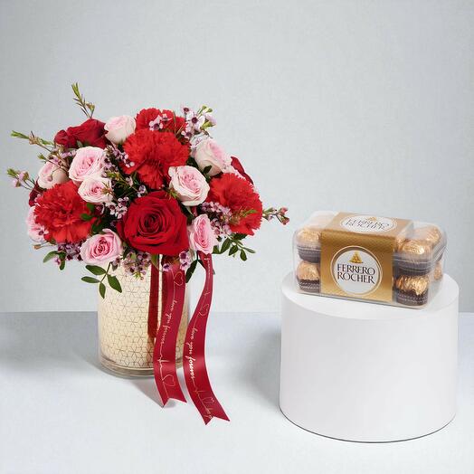 Mix Roses in Golden Vase with Ferrero Rocher Combo