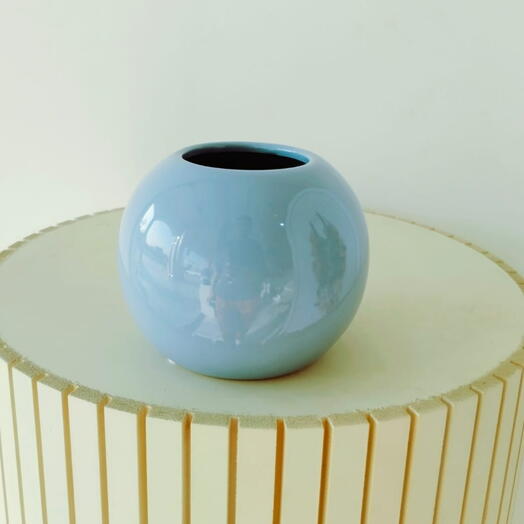 Небесно-голубая керамическая ваза