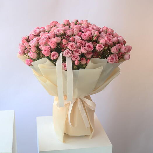 Rossy - Букет из 101 розовой розы в роскошной кремовой упаковке | Романтический элегантный подарок