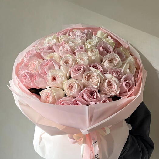 101 Yours _ Luxurious Pink And Cream White Rose Bouquet For Birthday Or Anniversary