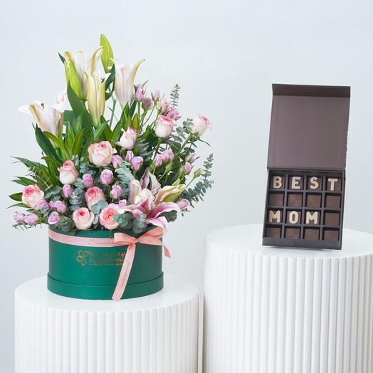 Волшебная коробка с цветами и шоколадом