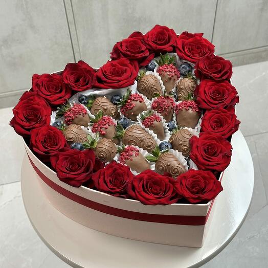 Heart shape box (size L, red)