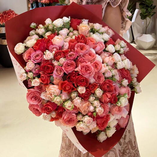 Dulces de lujo: ramo grande de 50 rosas