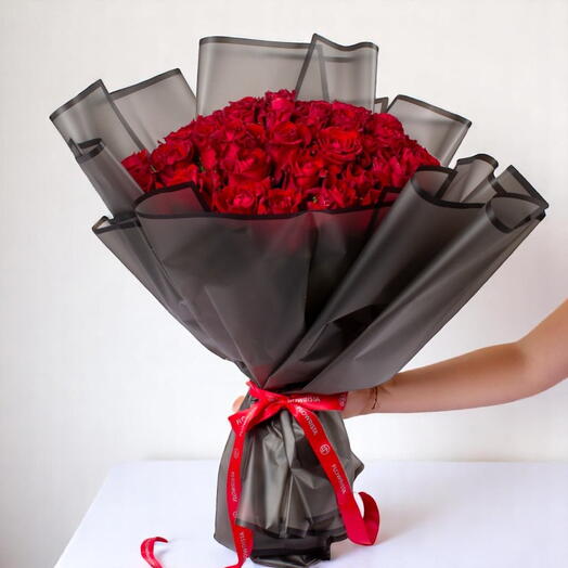 75 pétales rouges pour la Saint-Valentin