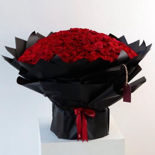 Rouge Grandeur- Букет красных роз